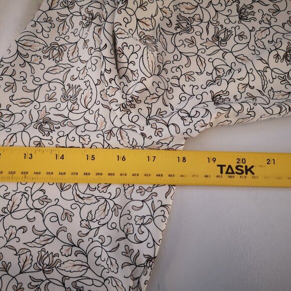 The Limited Stretch Ladies Size Medium 3/4 Sleeves V-neck Top - Picture 9 of 11